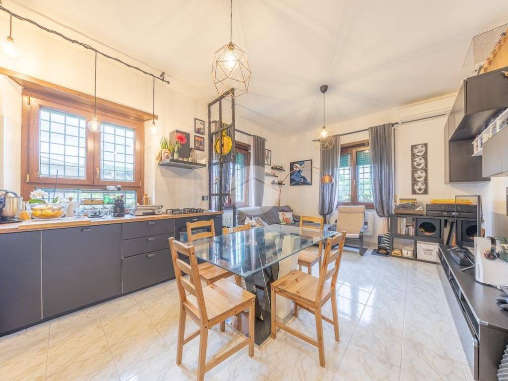 Trilocale via Appia Nuova 866, Quarto Miglio, Roma