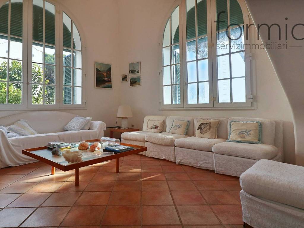 Salone