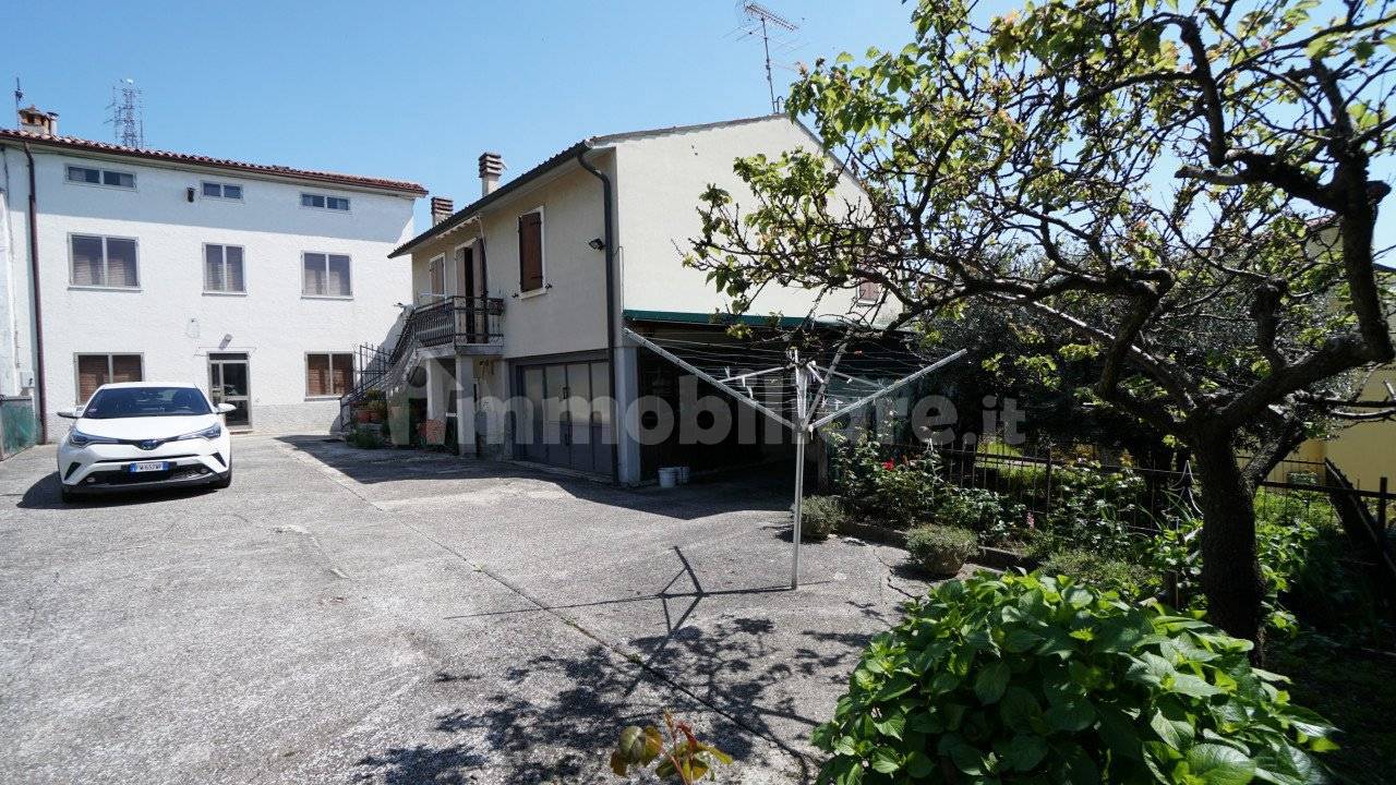 Casa indipendente in vendita a Soave