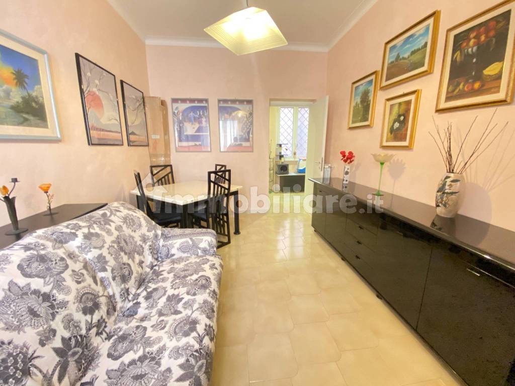 Vendita Appartamento Roma. Trilocale in via San Girolamo Emiliani ...