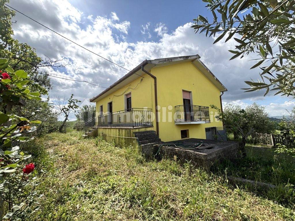Detached House in Contrada Tignano, Apice