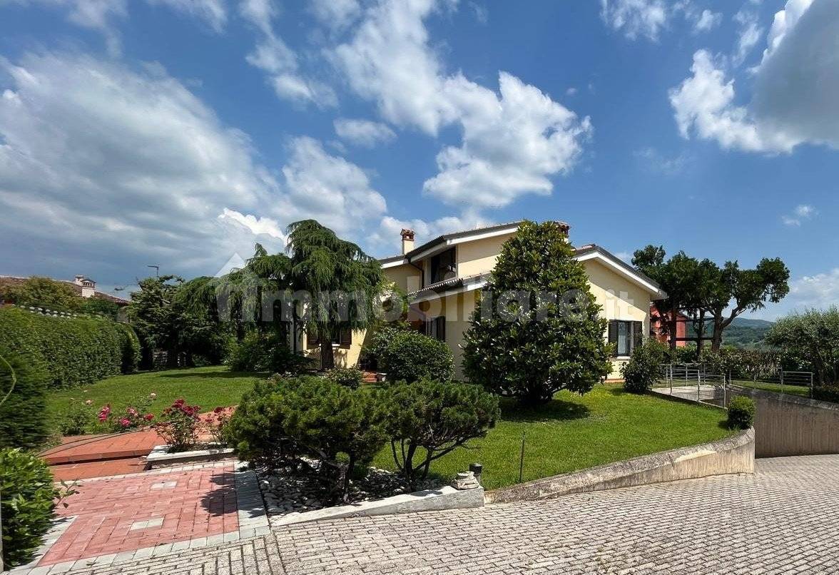 Villa in vendita a Verona