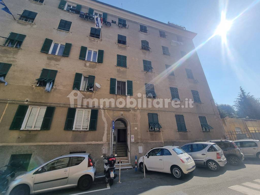 Vendita Appartamento Genova. Trilocale in via Pier Domenico da Bissone ...