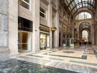 Bilocale Galleria del corso 4, Duomo, Milano