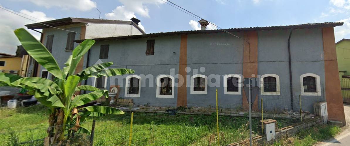 Rustico - Casale in vendita a Castelvisconti