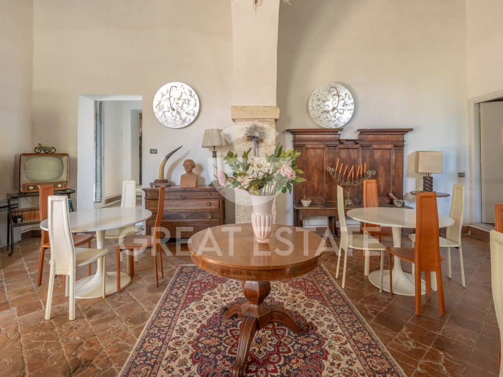 Salone