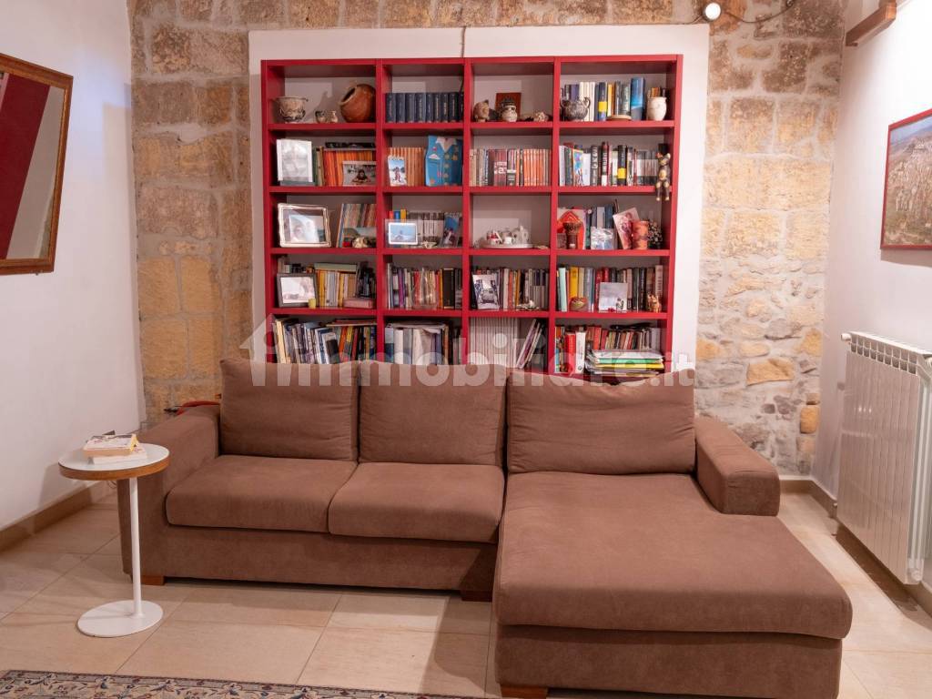 Salone