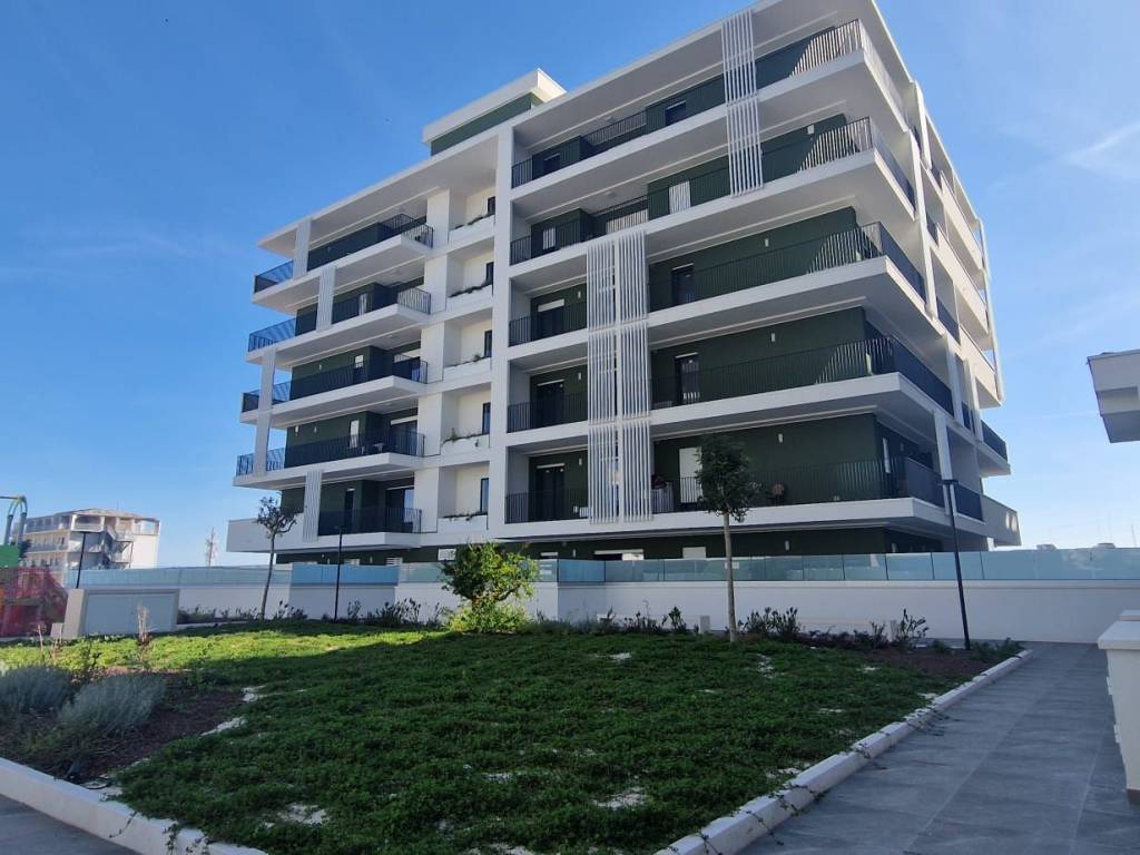 Bari - Trilocale via Pietro Giannone, Japigia