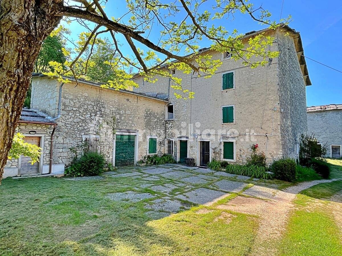 Rustico - Casale in vendita a Sant'Anna d'Alfaedo