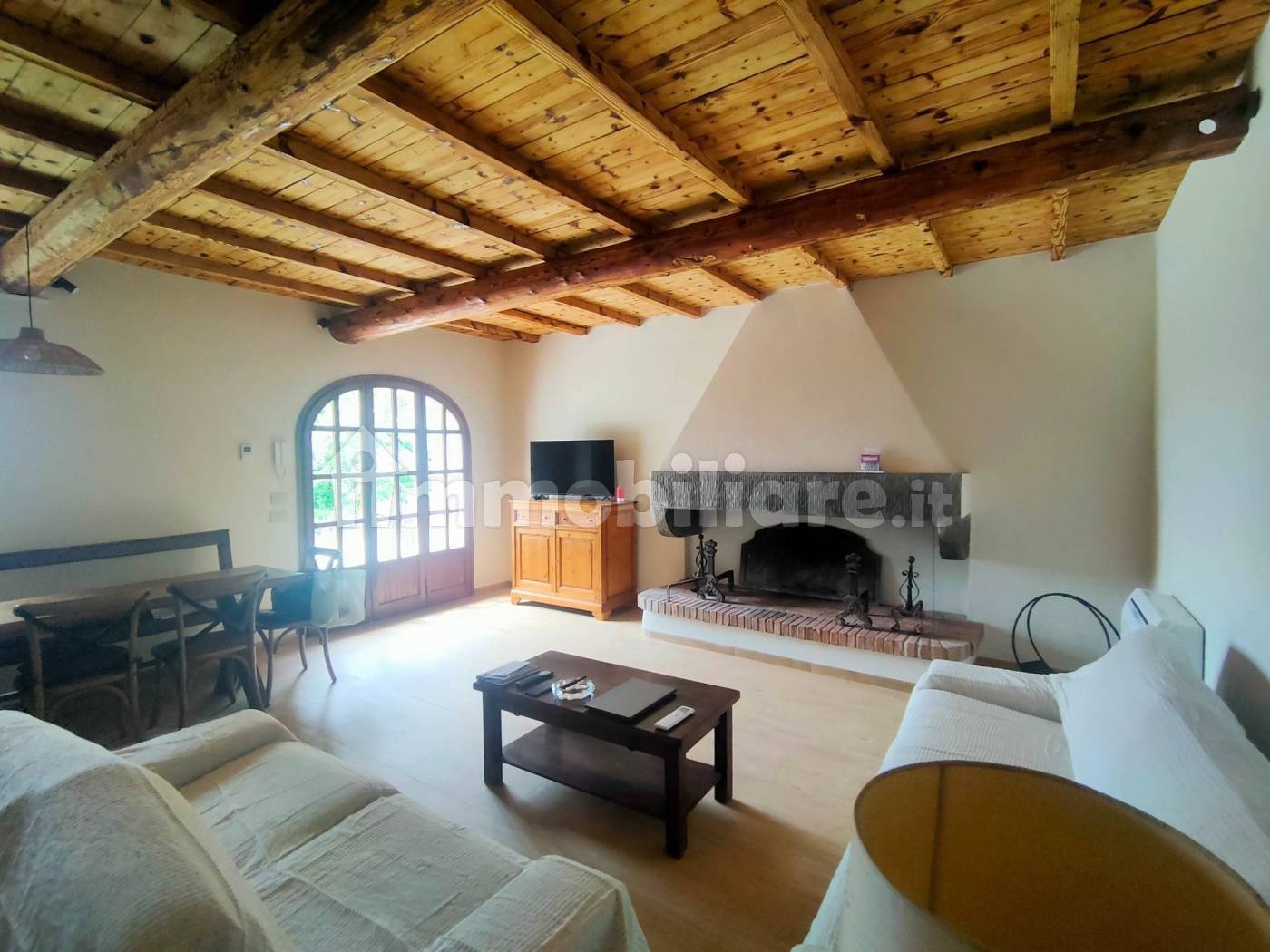 Palazzo - Edificio in affitto a Reggello