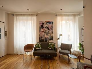 3-room flat via Lazzaro Palazzi 19, Porta Venezia, Milan