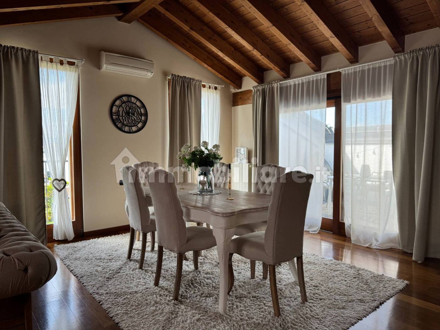 Appartamento in vendita a Locate Varesino