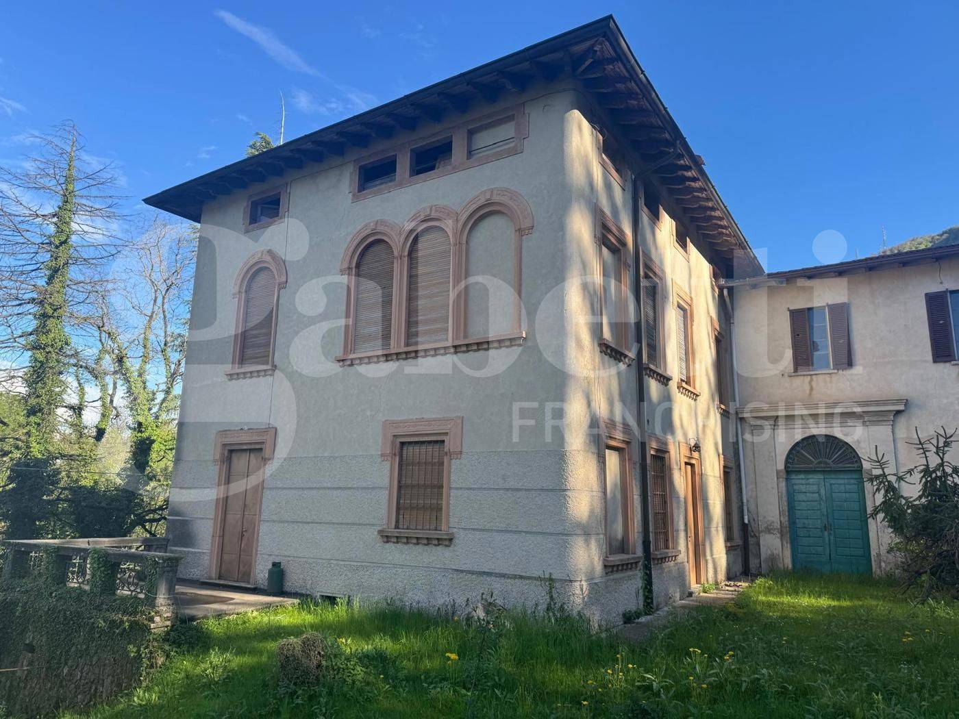 Casa indipendente in vendita a Sant'Omobono Terme