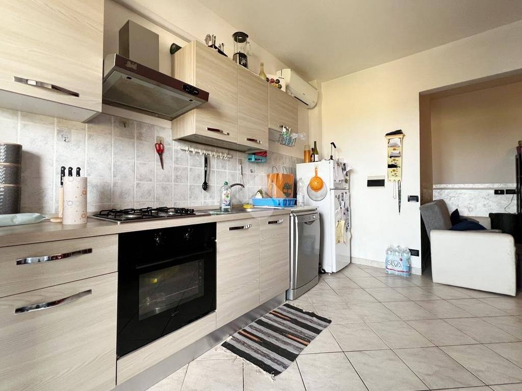 Vendita Appartamento Prato. Quadrilocale in via Francesco Ferrucci 488.  Buono stato, quarto piano, con terrazza, riscaldamento autonomo, rif.  121170562