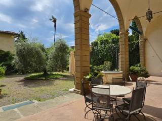Apartment in villa via dei Morelli 22, Marignolle - Bellosguardo, Florence