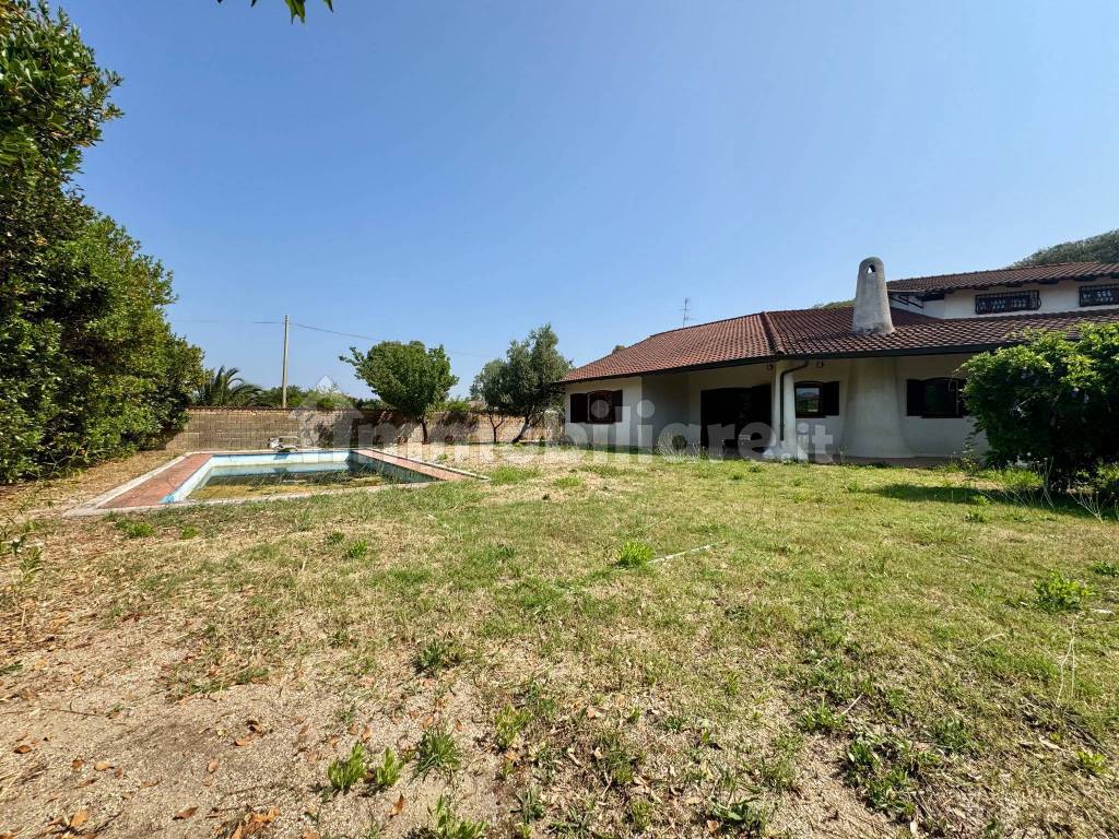 Villa unifamiliare via Archippo, Casal Palocco, Roma