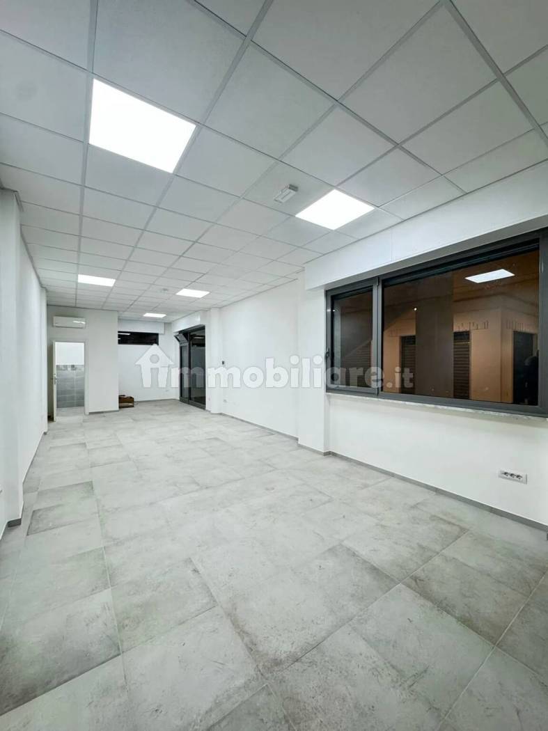 Locale Commerciale 55mq con 3 Vetrine - Corso Umberto I Centro Termoli - foto 1