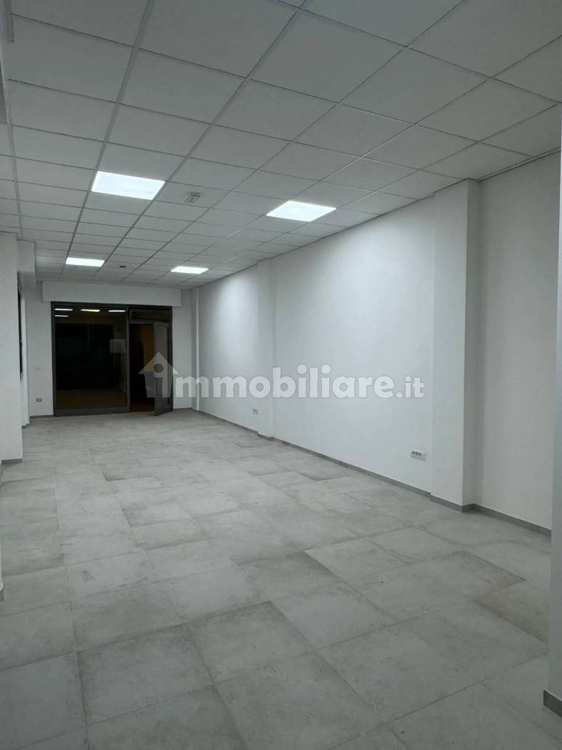 Locale Commerciale 55mq con 3 Vetrine - Corso Umberto I Centro Termoli - foto 2