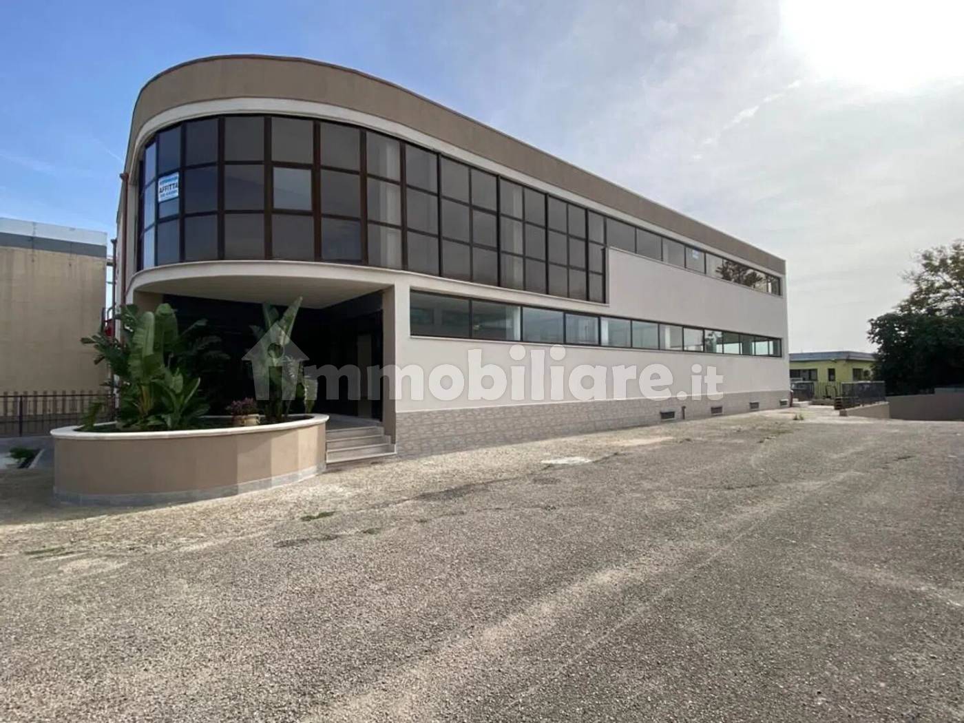 Capannone Commerciale 1.260mq su 3 Livelli - Via Arti e Mestieri Termoli - foto 2