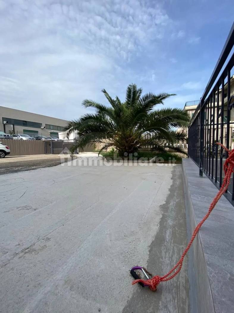 Capannone Commerciale 1.260mq su 3 Livelli - Via Arti e Mestieri Termoli - foto 6