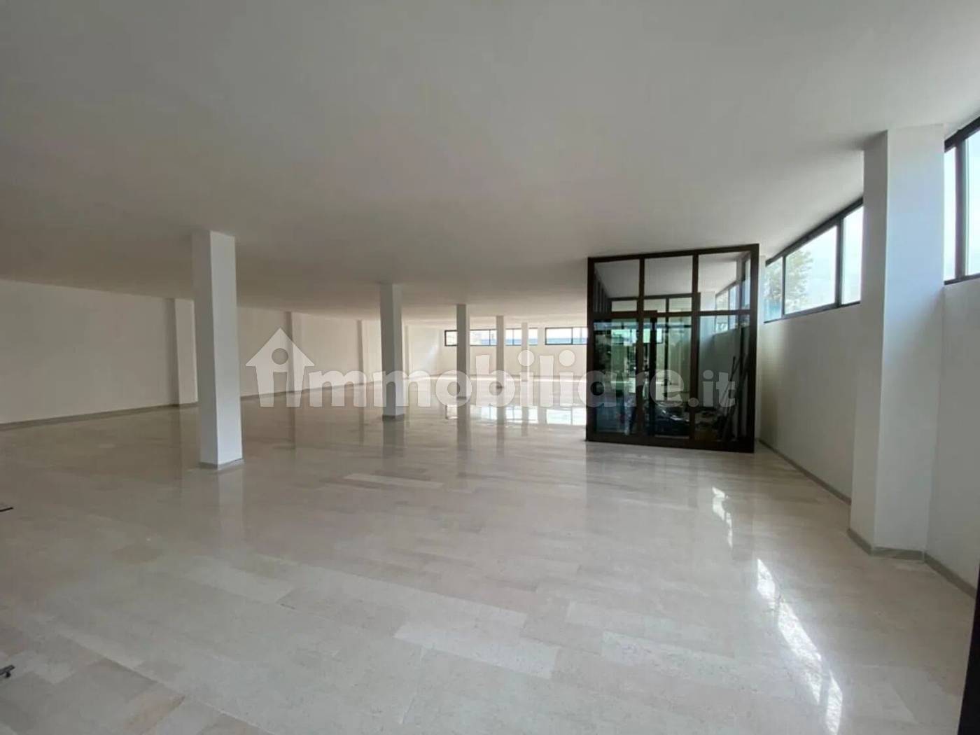 Capannone Commerciale 1.260mq su 3 Livelli - Via Arti e Mestieri Termoli - foto 15