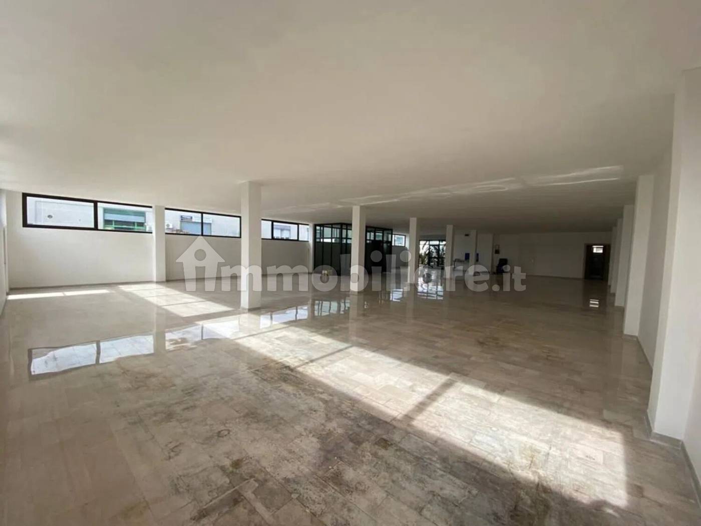Capannone Commerciale 1.260mq su 3 Livelli - Via Arti e Mestieri Termoli - foto 18