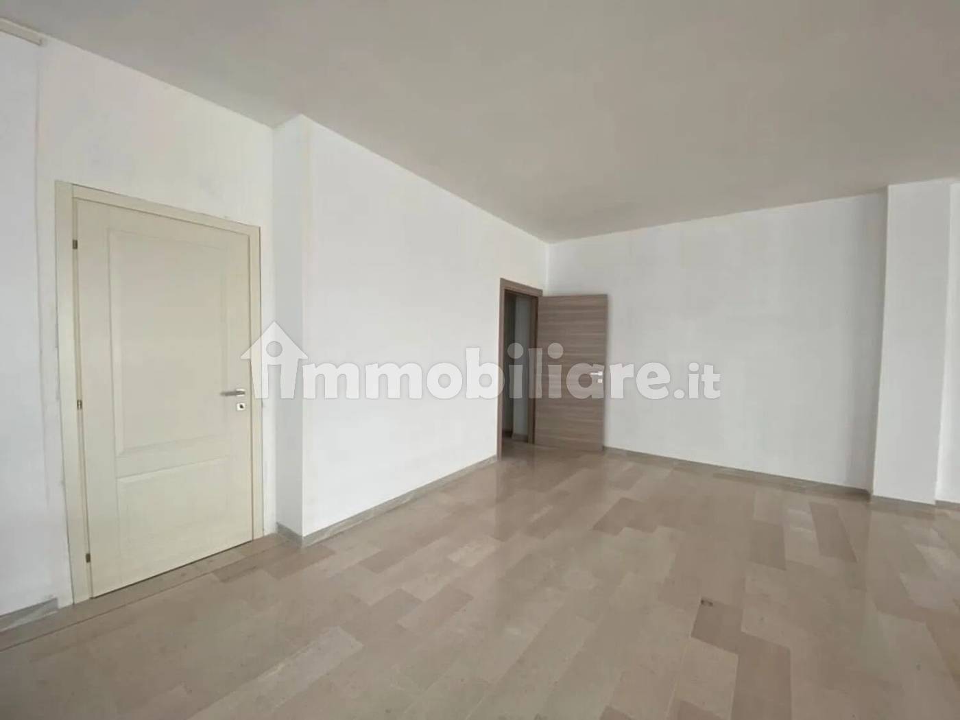 Capannone Commerciale 1.260mq su 3 Livelli - Via Arti e Mestieri Termoli - foto 22