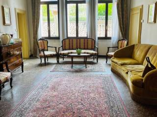 Salone