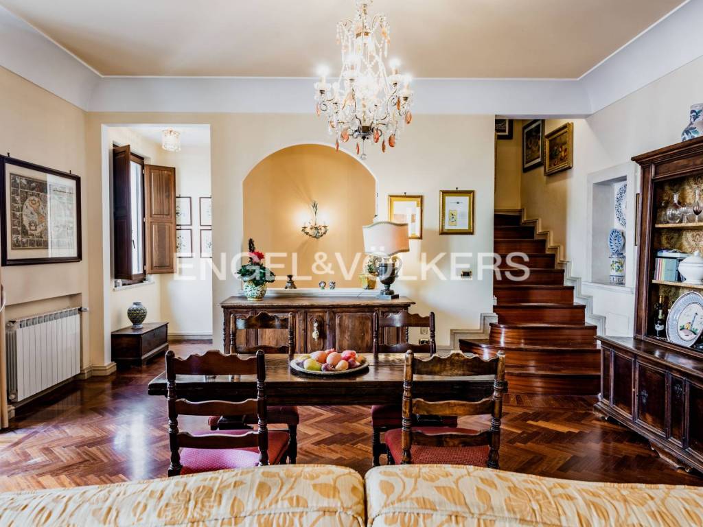 Salone