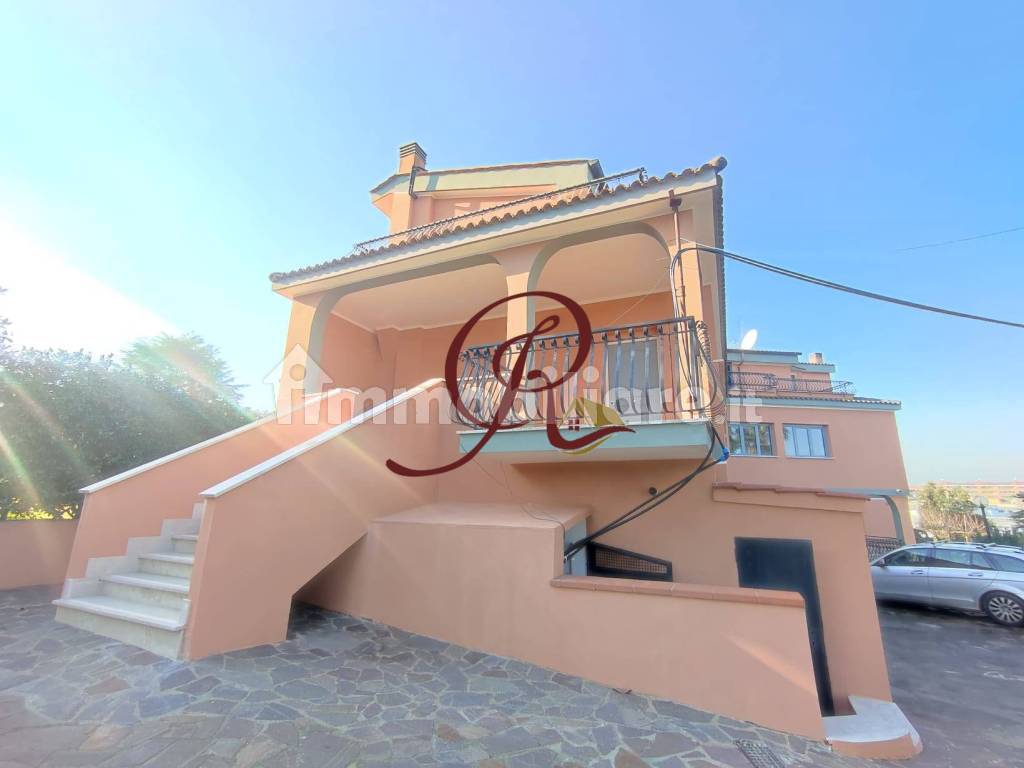 Villa plurifamiliare via dei Casali Santovetti 52, Aurelio - Val Cannuta, Roma