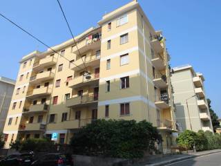 4-room flat via Taggia, Pra', Genoa