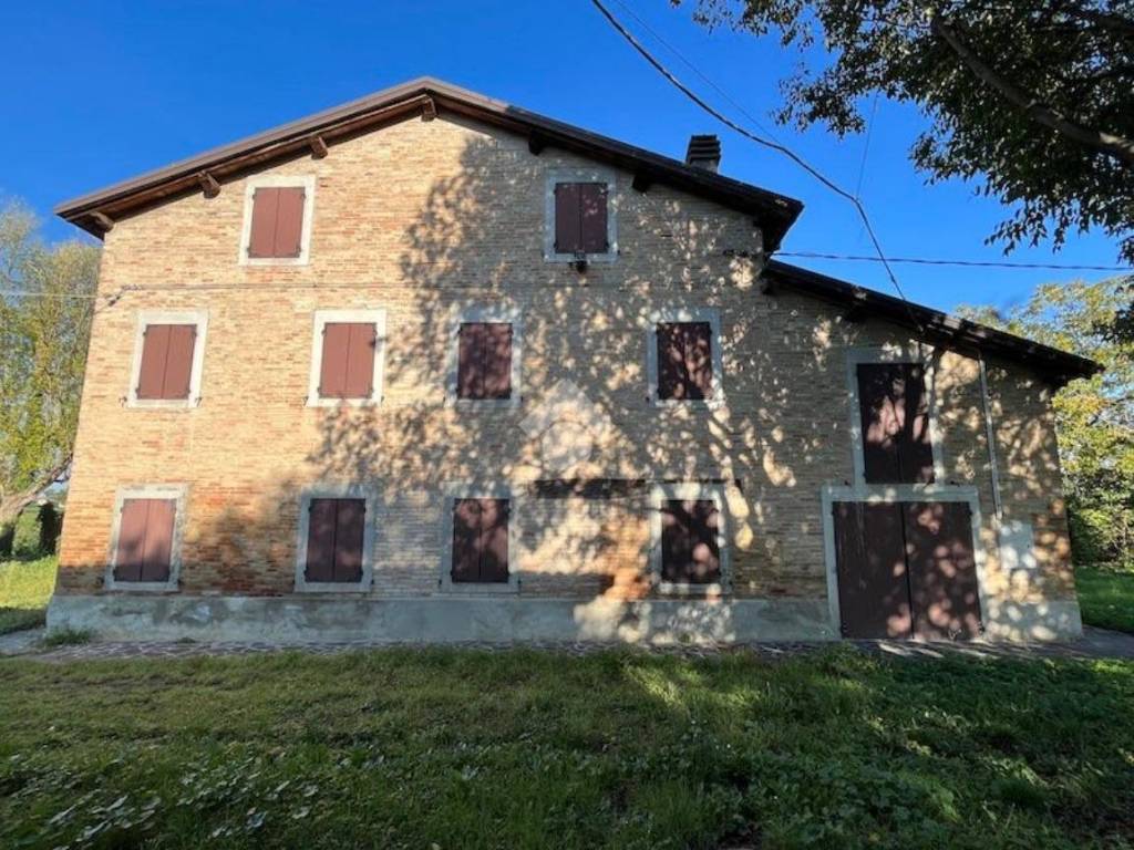 Vendita Rustico in Stradello piazza 1 Castelnuovo Rangone. Ottimo stato ...