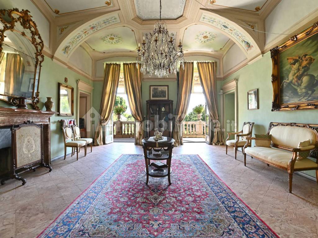 Salone