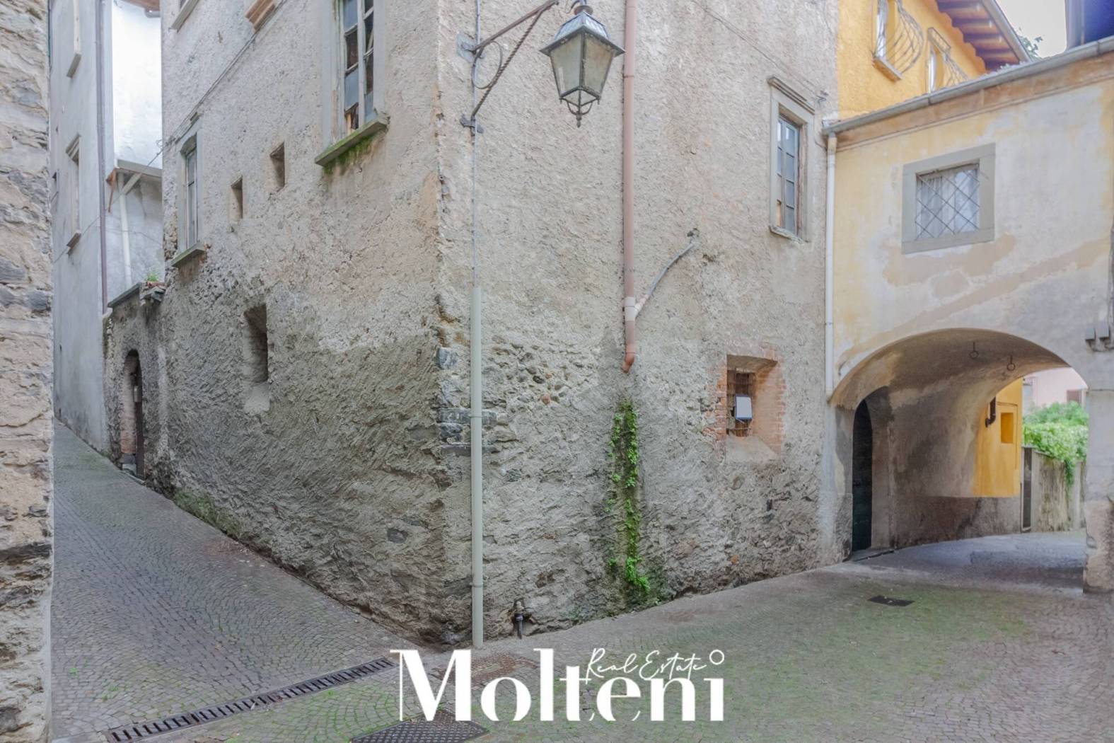 Villa in vendita a Gravedona ed Uniti