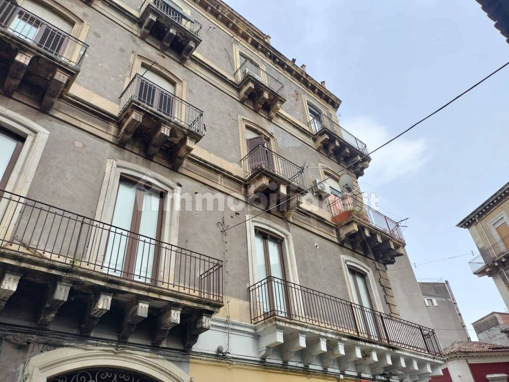 Magazzino Deposito Cortile Ruota Catania Rif 121500476 magazzino-deposito-cortile-ruota-catania-rif-121500476