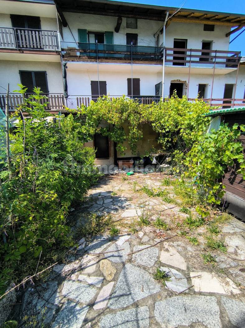 Casa indipendente in vendita a Gattico-Veruno