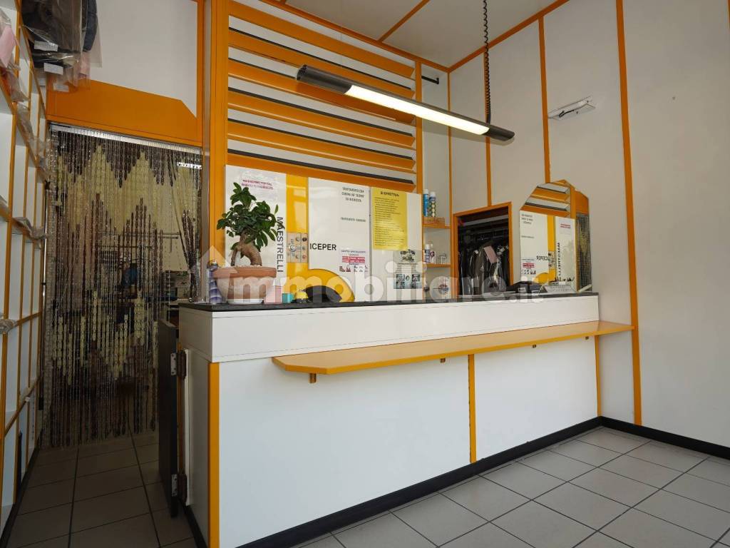 Lavanderia - Tintoria via Renato Serra, San Mauro Pascoli, Rif. 121555100 -  Immobiliare.it