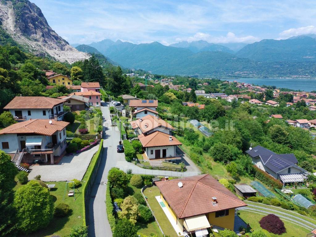 Vendita Villa unifamiliare Baveno. Buono stato, posto auto, con ...