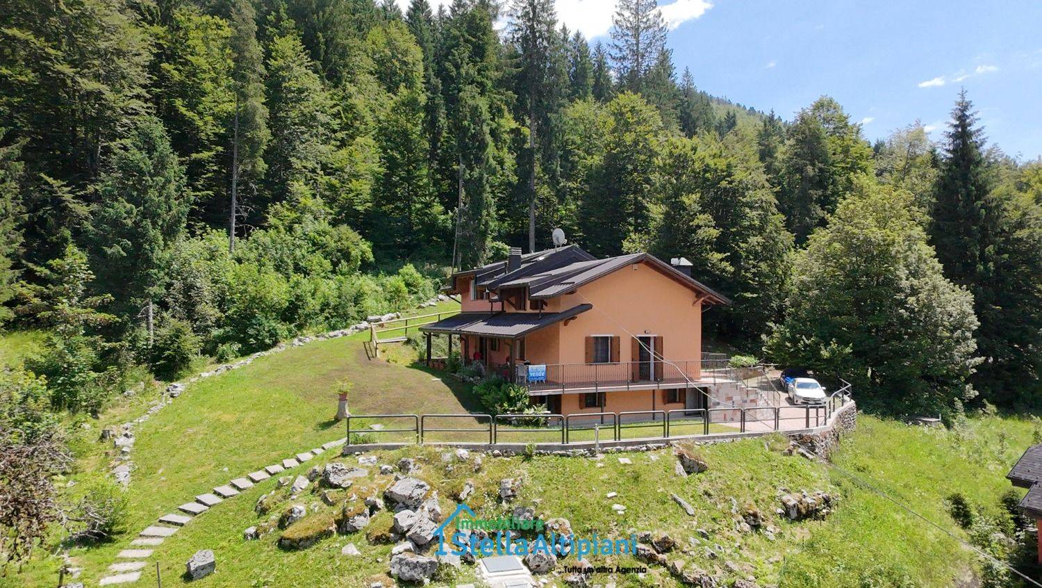 Villa in vendita a Roana