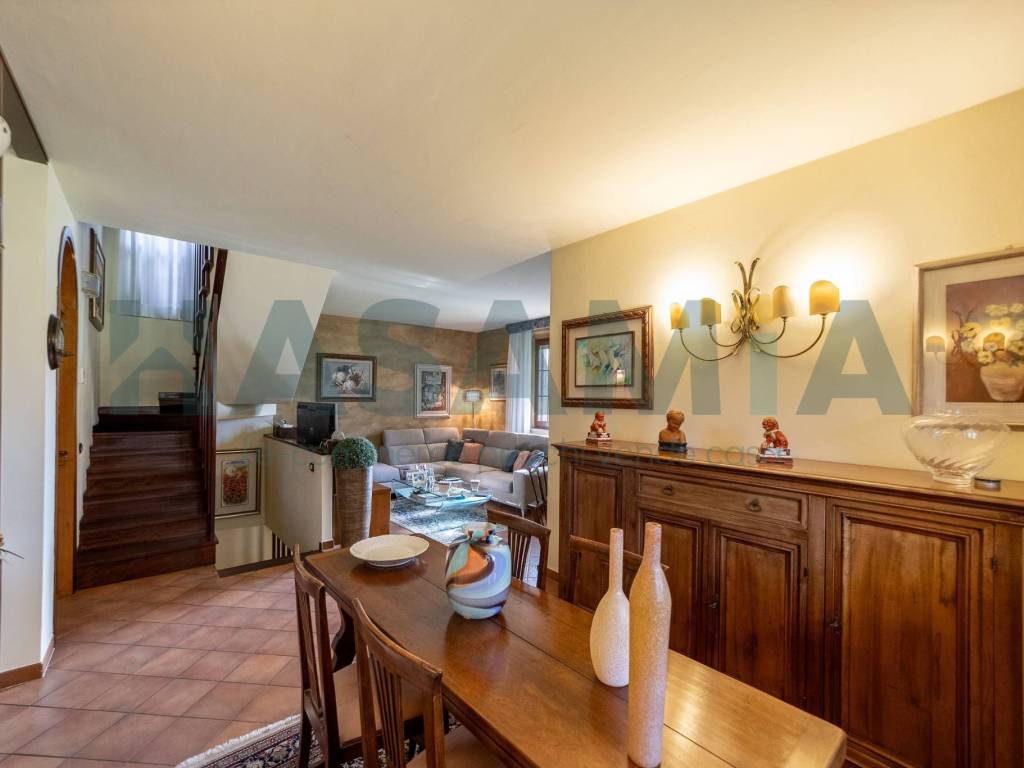 Vendita Villa bifamiliare in via del Lavoro Grosseto. Ottimo stato, posto  auto, con terrazza, 200 m², rif. 114796341