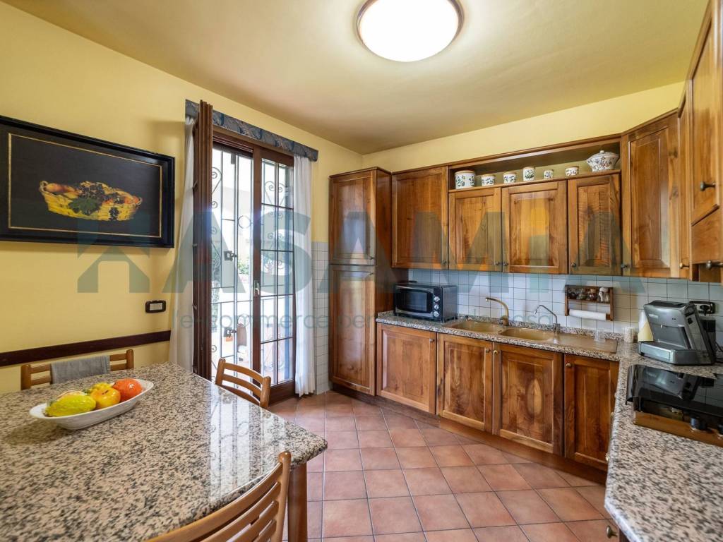 Vendita Villa bifamiliare in via del Lavoro Grosseto. Ottimo stato, posto  auto, con terrazza, 200 m², rif. 114796341