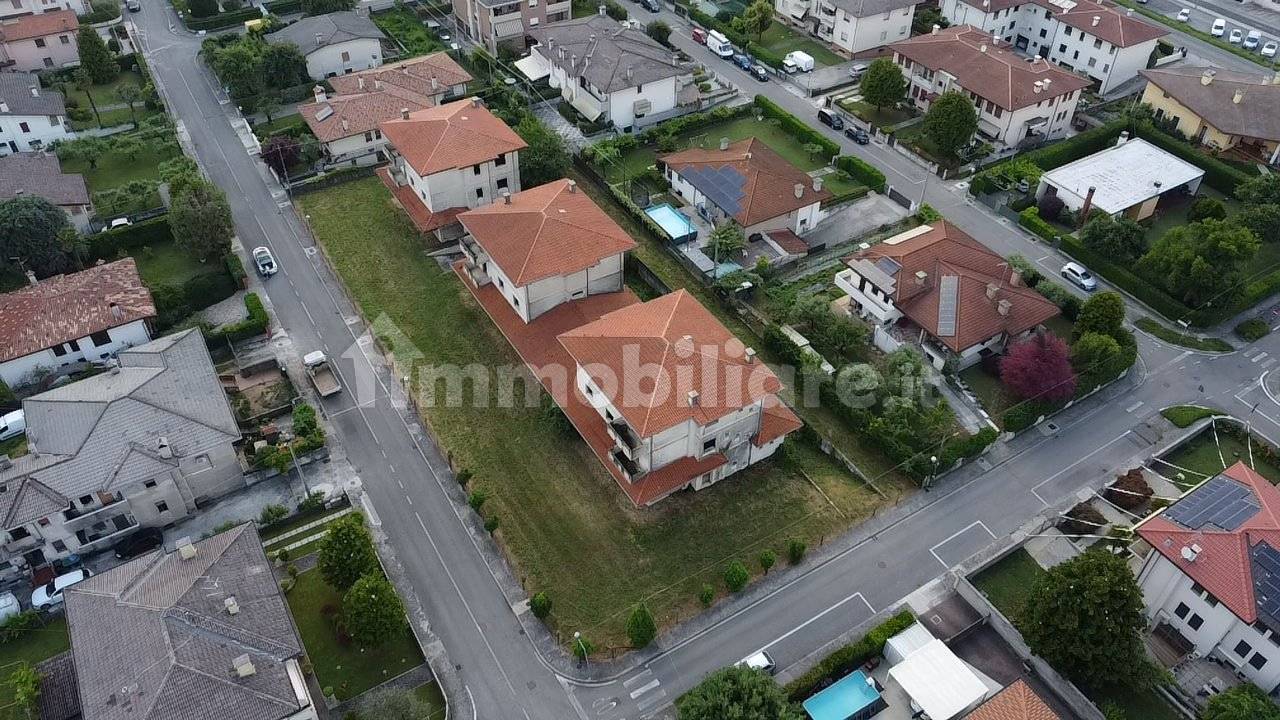 Palazzo - Edificio in vendita a Tezze sul Brenta