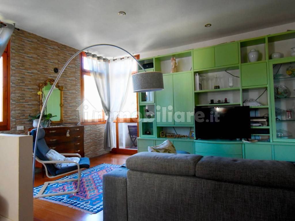 Salone