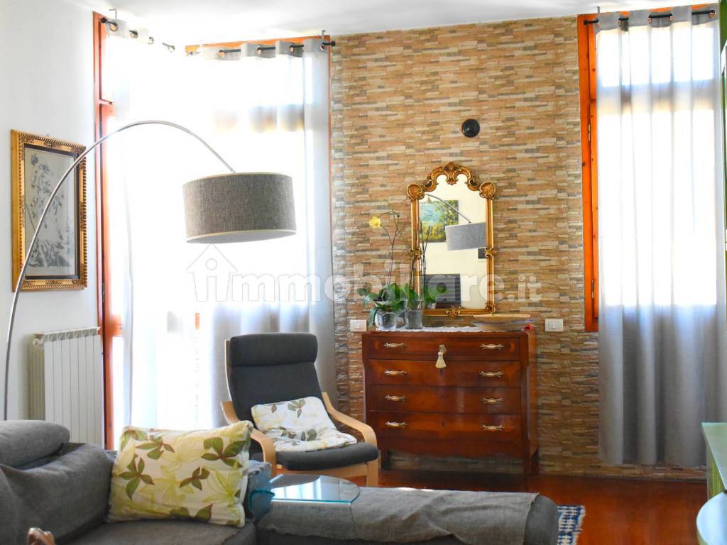 Salone