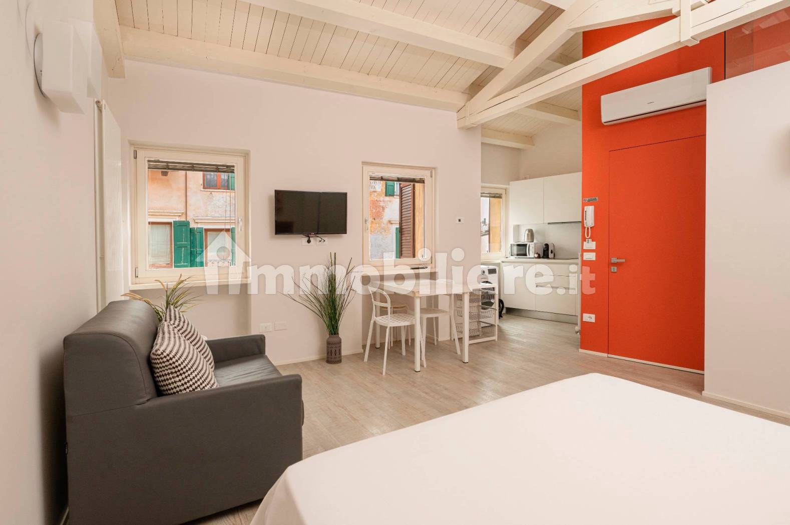 Palazzo - Edificio in vendita a Verona