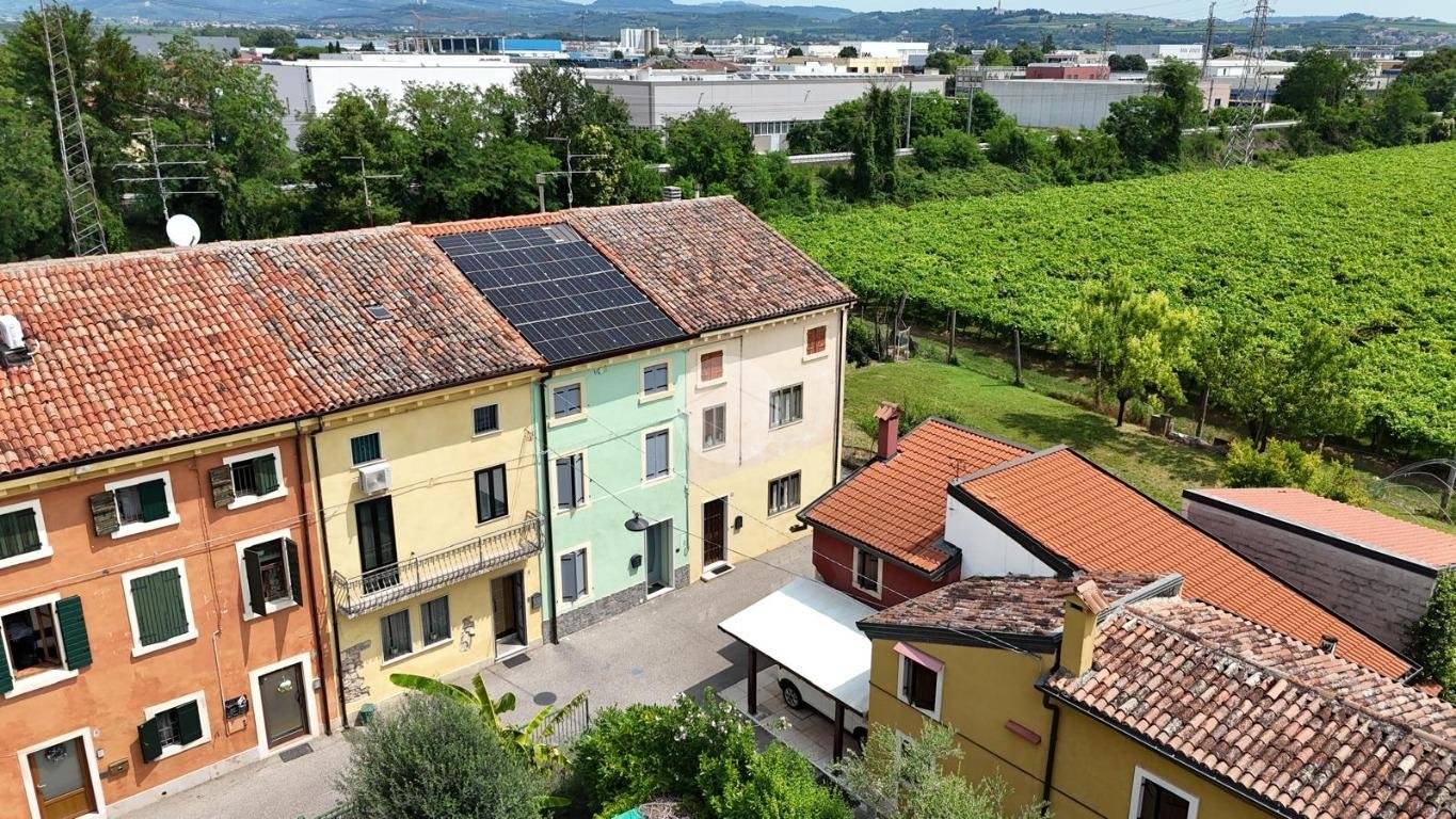Casa indipendente in vendita a Caldiero