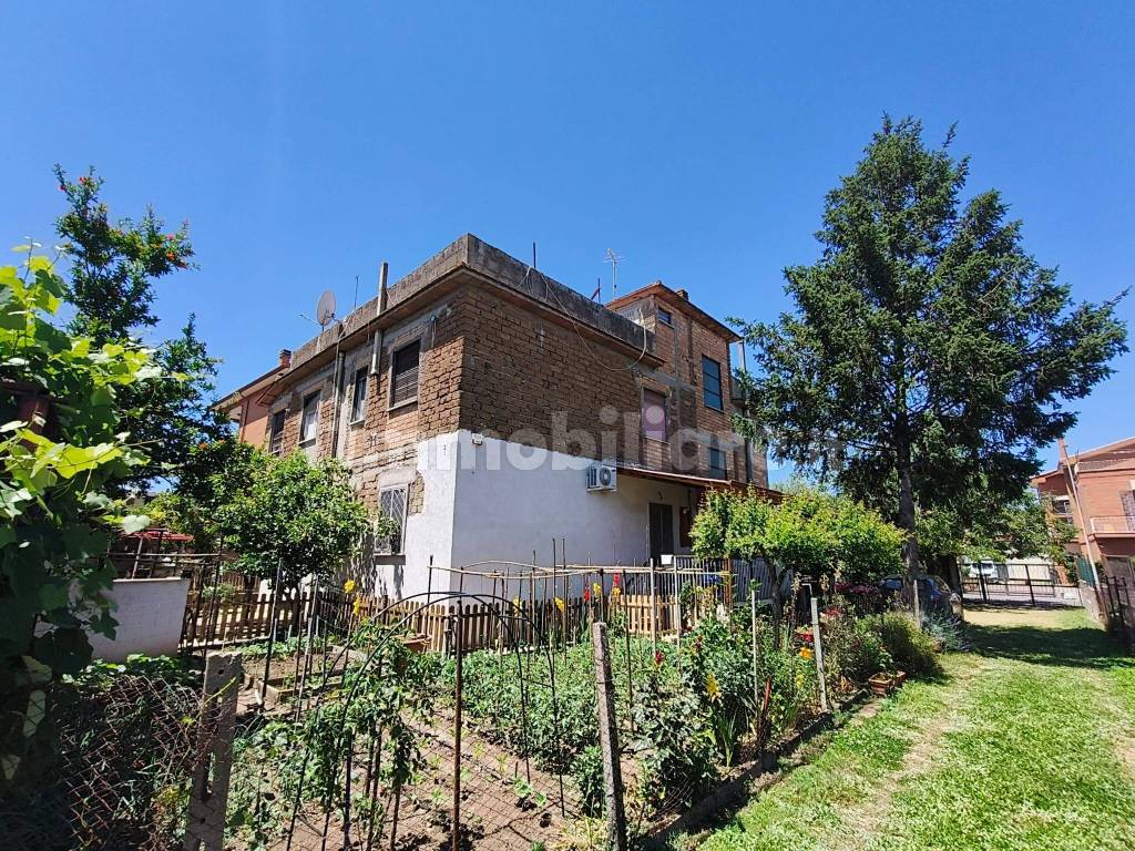 Appartamento via Paolo Orsi, Anagnina, Roma