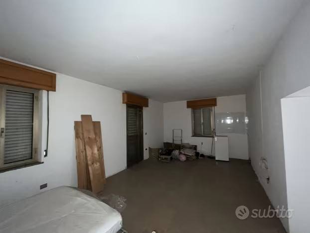 Stanza non arredata