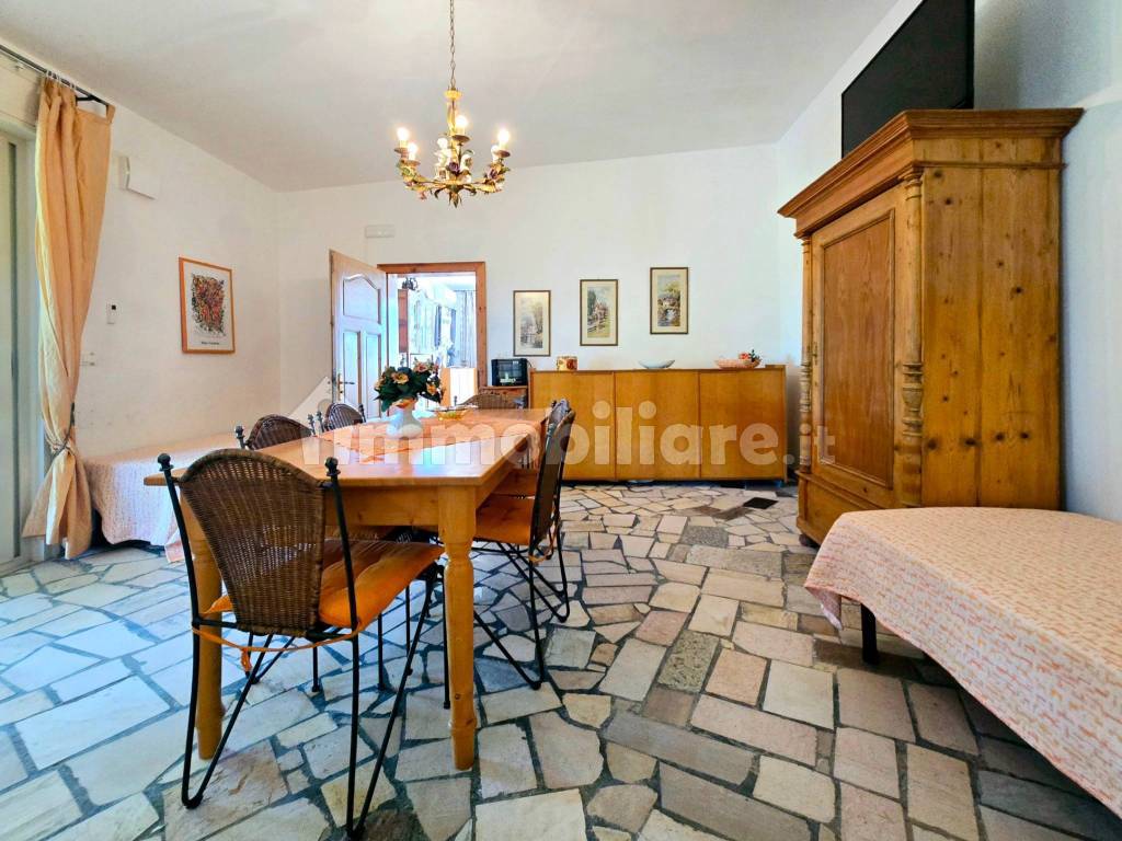 Salone