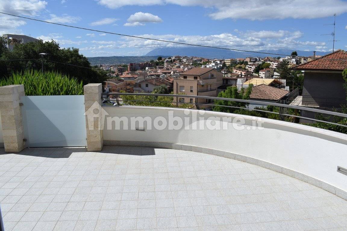 Apartment in Villa in Pescara, Strada Pandolfi - 5